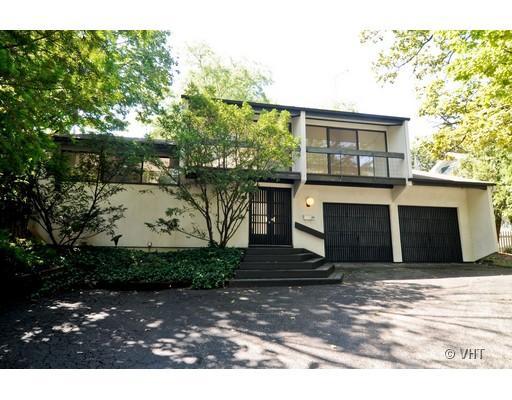 105 W Hillside Ave., Barrington, IL 60010