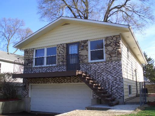 413 Glenwood Dr., Round Lake Beach, IL 60073