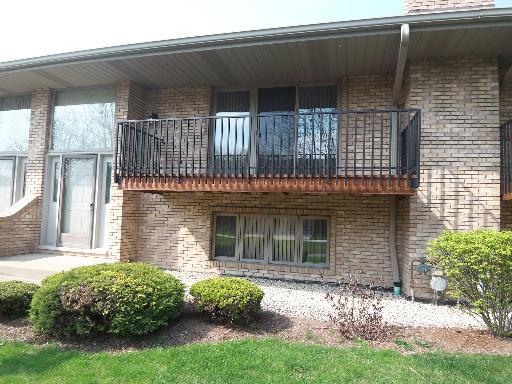 8316 Woodland Dr. #4, Darien, IL 60561