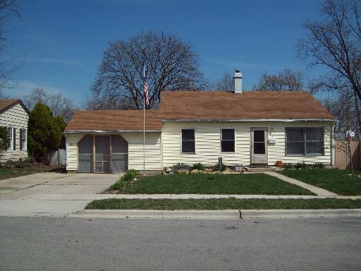 611 Glen Ave., Romeoville, IL 60446