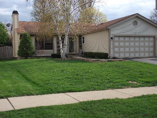 309 Deming Pl., Westmont, IL 60559