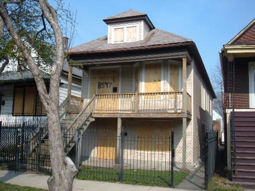 8547 S Saginaw Dr., Chicago, IL 60617