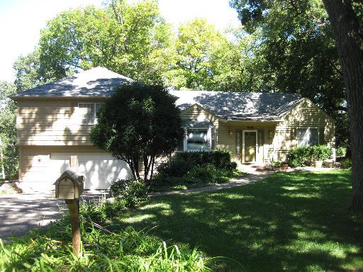 206 E Tower Dr., Tower Lakes, IL 60010