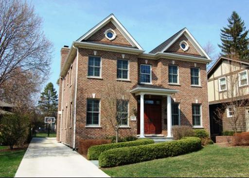 402 Hudson Ave., Clarendon Hills, IL 60514