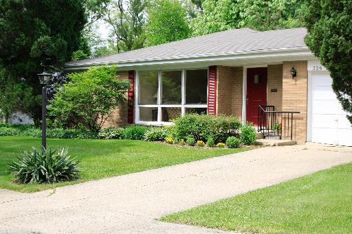 336 Indian Dr., Glen Ellyn, IL 60137
