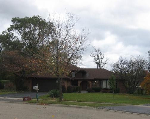 17w021 Elm Ct., Willowbrook, IL 60527
