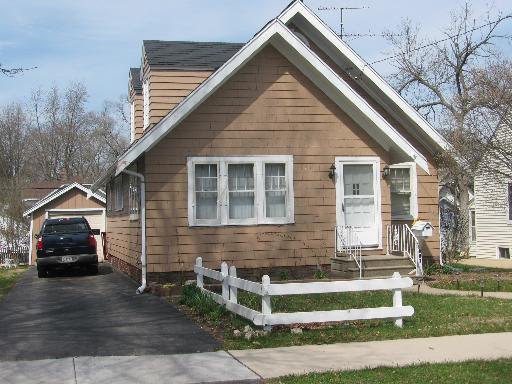 821 Hinman St., Aurora, IL 60505