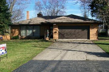 818 Sixth Ave., Aurora, IL 60505