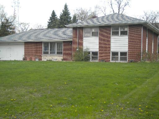 8024 Highland Ave., Downers Grove, IL 60516