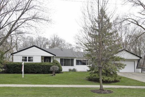 2100 Cardinal Dr., Rolling Meadows, IL 60008
