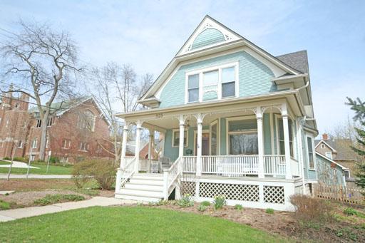 525 Forest Ave., Glen Ellyn, IL 60137
