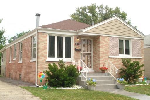 243 Rice Ave., Bellwood, IL 60104