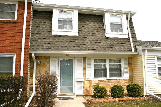 1910 Finchley Ct., Schaumburg, IL 60194