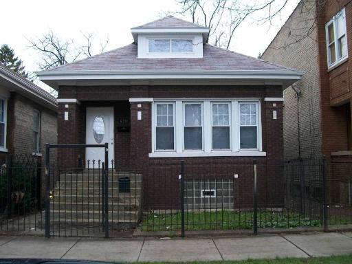 6210 S Sacramento Ave., Chicago, IL 60629