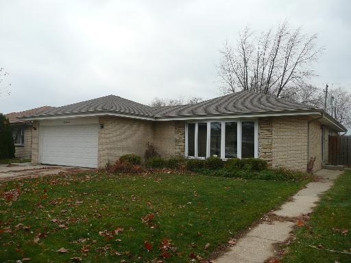 300 Dover Dr., Des Plaines, IL 60018