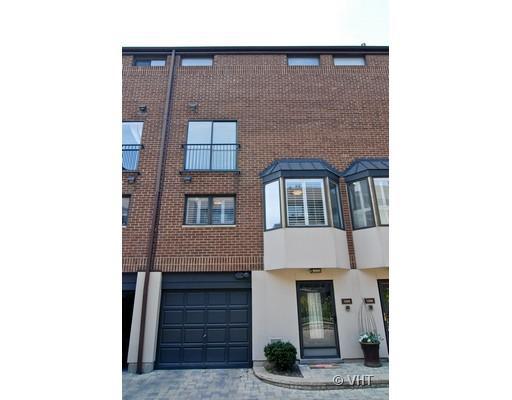 1306 N Sutton Pl., Chicago, IL 60610