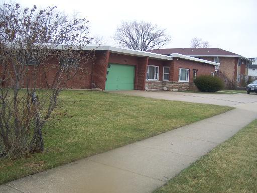 8780 S Roberts Rd., Hickory Hills, IL 60457
