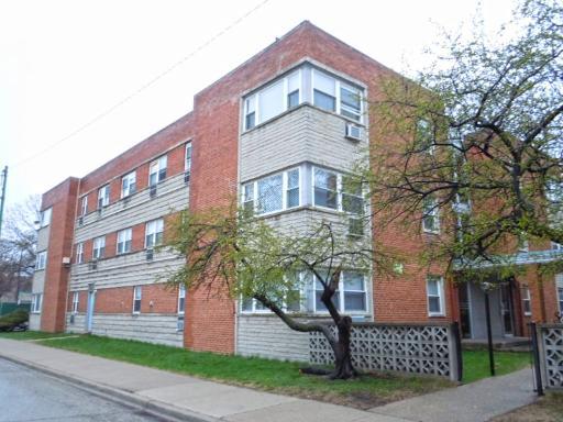 2401 W Balmoral Ave. #2B, Chicago, IL 60625