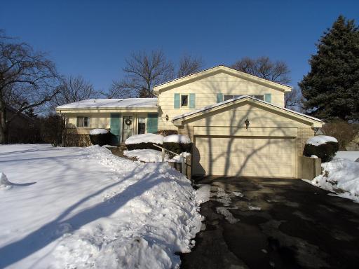 2910 Lilac Ln., Northbrook, IL 60062