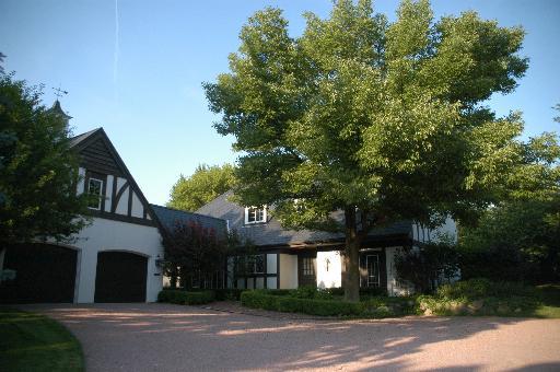 803 Burr Ridge Club Pkwy., Burr Ridge, IL 60527
