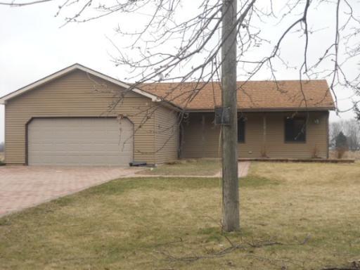23266 Larson Rd., Sycamore, IL 60178