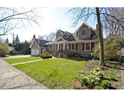 879 Hillside Ave., Glen Ellyn, IL 60137