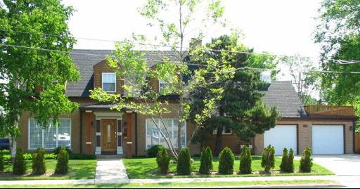 1131 Oakton St., Park Ridge, IL 60068
