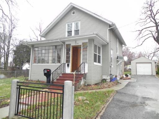 1613 West St., Rockford, IL 61102