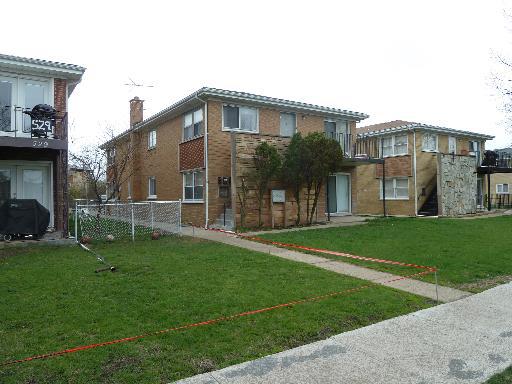 533 Green Oaks Ct., Addison, IL 60101