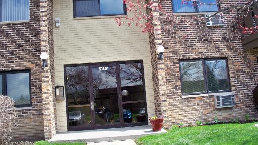 2634 Windsor Dr. #201, Arlington Heights, IL 60004