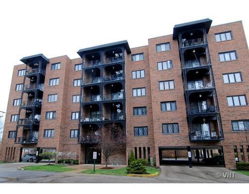 9396 Landings Ln. #505, Des Plaines, IL 60016