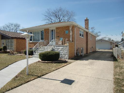 9214 S Parkside Ave., Oak Lawn, IL 60453