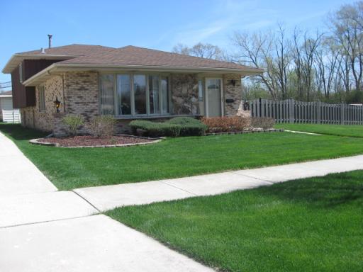 9729 S Parkside Ave., Oak Lawn, IL 60453
