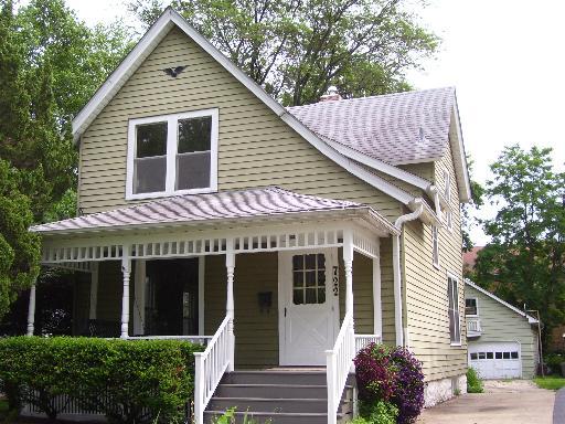 722 Garfield Ave., Aurora, IL 60506