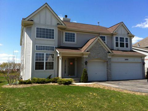1689 Montclair Dr., Elgin, IL 60123