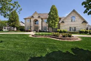 8323 Arrowhead Farm Dr., Burr Ridge, IL 60527