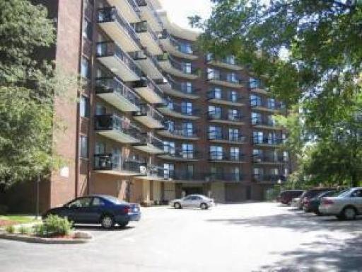 711 S River Rd. #417, Des Plaines, IL 60016