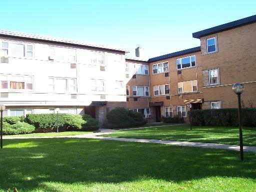 6823 N Seeley Ave. #1B, Chicago, IL 60645
