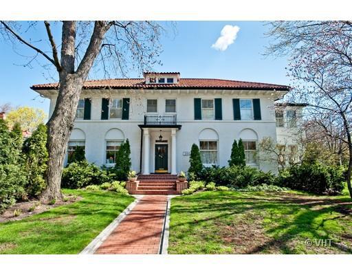 1104 Sheridan Rd., Wilmette, IL 60091