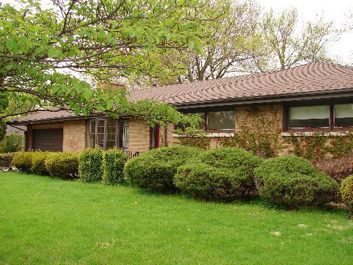 1837 Kenilworth Pl., Aurora, IL 60506