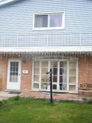 8828 N Dee Rd. #D, Des Plaines, IL 60016