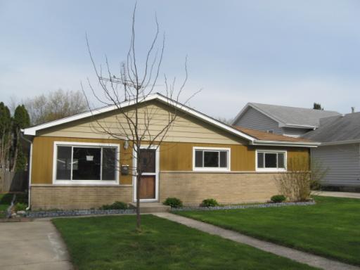 57 N Idlewild Ave., Mundelein, IL 60060