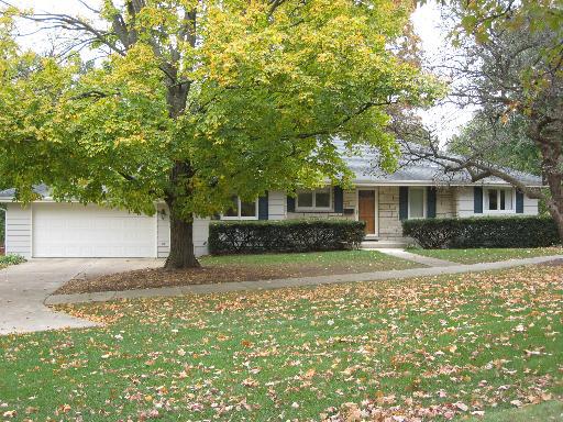 279 Scott Ave., Glen Ellyn, IL 60137