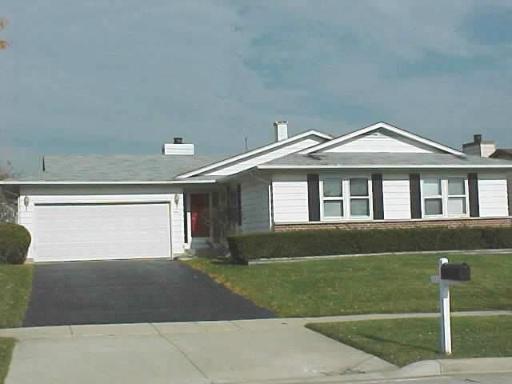 1720 W Parkside Dr., Hoffman Estates, IL 60192