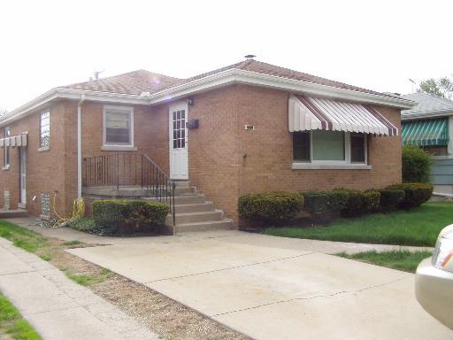 989 Wentworth Ave., Calumet City, IL 60409
