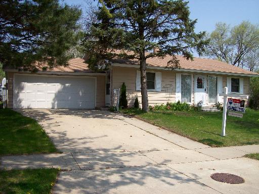 122 Elm Ln., Streamwood, IL 60107