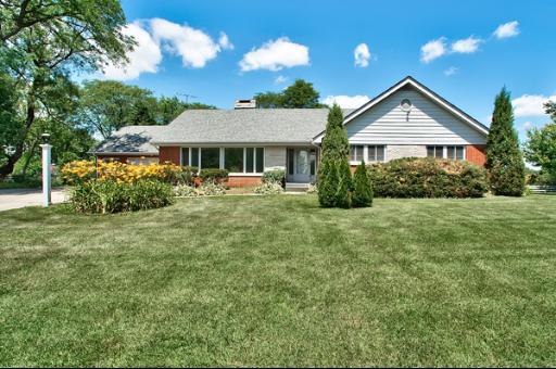 6310 Thurlow St., Willowbrook, IL 60527