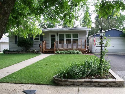 1721 Oakwood Ave., Dekalb, IL 60115