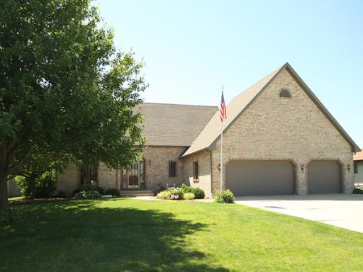 823 Cindy Ln., Sandwich, IL 60548