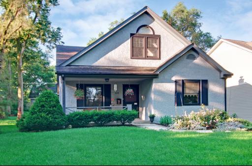 439 Colfax Ave., Clarendon Hills, IL 60514
